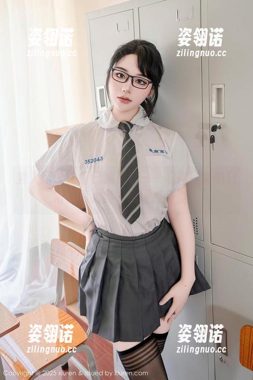 秀人网-盼盼已鸠 秀人网 - 盼盼已鸠来啦——私拍姐姐的日常原图大赏,瞧她那身姿!