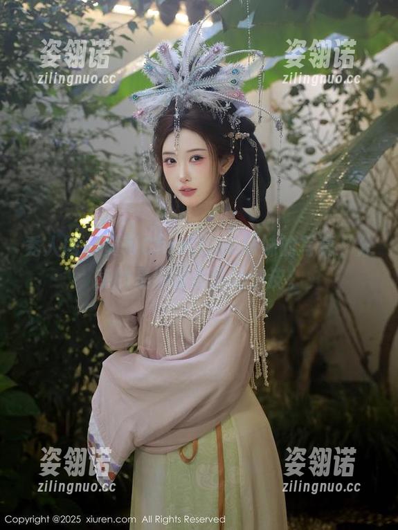 秀人网-黄可Christine 秀人网 - 黄可Christine妹妹的写真,分享的是不算普通的俏皮。