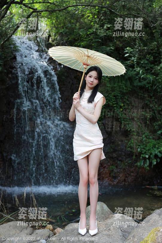 秀人网-黄婧GIGI 秀人网 - 私拍新宠!黄婧GIGI的丝袜搭配,原图说明了一切,想不注意都难!