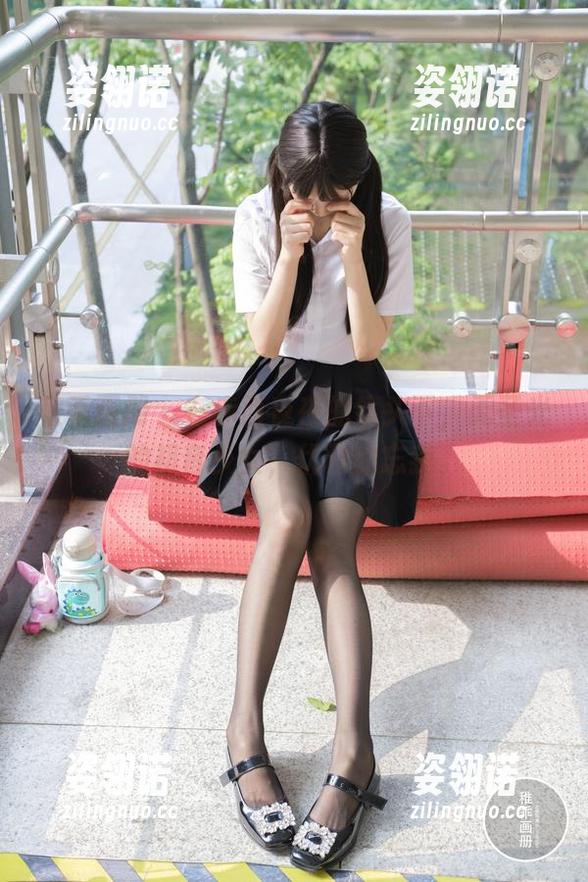 稚乖画册-赤西夜夜 稚乖画册 - 在赤西夜夜的镜头下,无圣光的初音少女,优雅的忘我。
