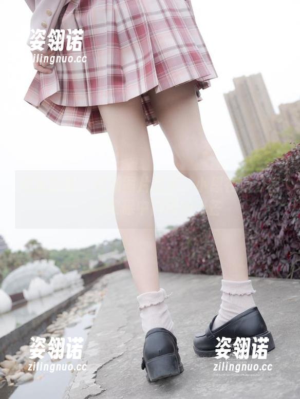 紧急企划-小恩 紧急企划 - 最新图片记录:小恩在办公室,于忙碌中闪现的光芒