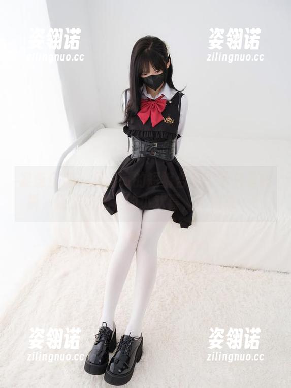 紧急企划-见希w 紧急企划 - 见希w的短裤合集:不只是短裤,还是阳光下的小欢喜,比如说…?
