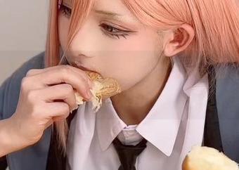 厚重的皮衣在高清中游走:腥味猫罐的独特视角