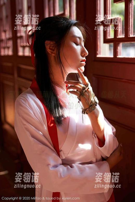 蜜桃社-琉璃lily 蜜桃社 - 琉璃lily的天使套图,仿佛从天上掉下来的小精灵