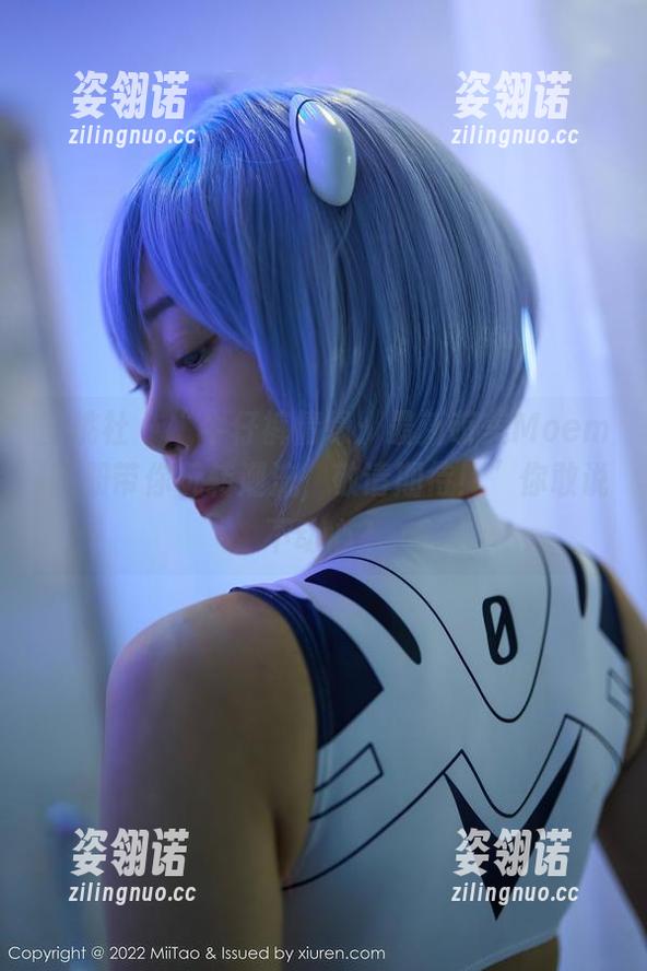 蜜桃社 - “牛仔裤情缘：最新萌美Moemi图册带你玩转潮流，敬请期待！”你敢说不动心？