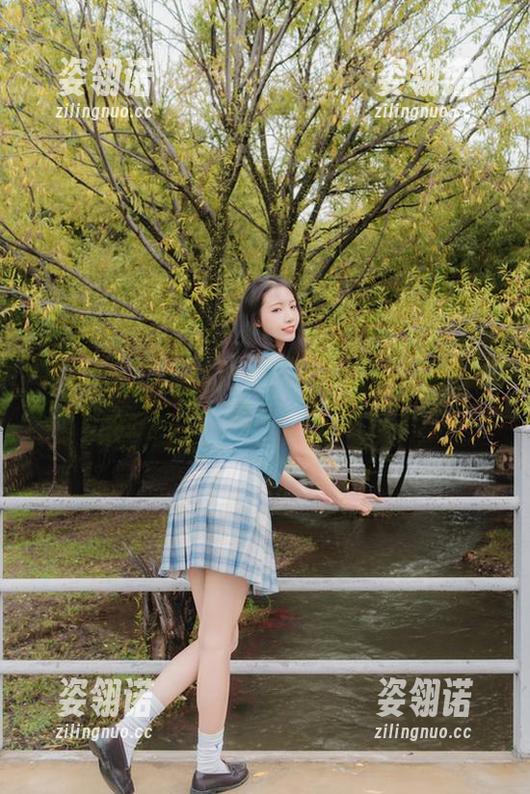 西瓜少女 西瓜少女化身修女,拍出的这套资源独特又俏皮。