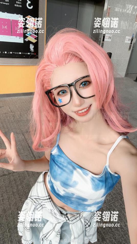 贝儿酱Miki 这是透明的魔力吗?贝儿酱Miki的高清原图真惹人爱。