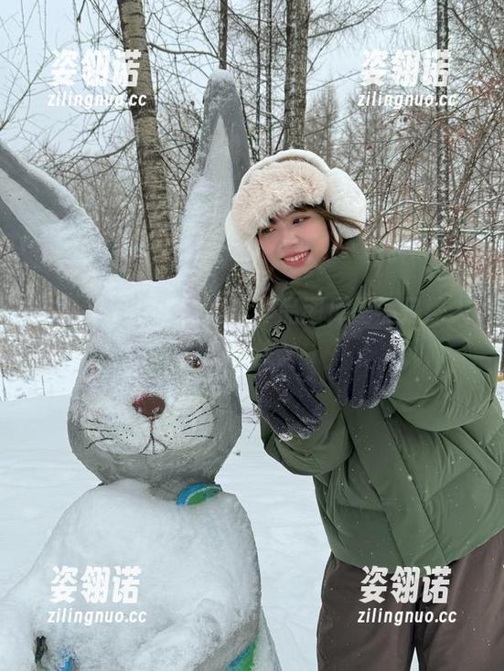 闪月半 小心,闪月半的蕾丝作品图库里满是撩人的波纹。