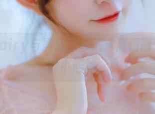 阮邑Fairy与黑丝的奇遇:高清图片带来的小尴尬。