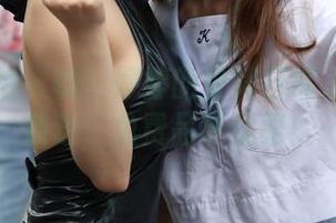 魔镜街拍 – 嘘!婷婷的粉裙日常工作照大放送,免费品味优雅!