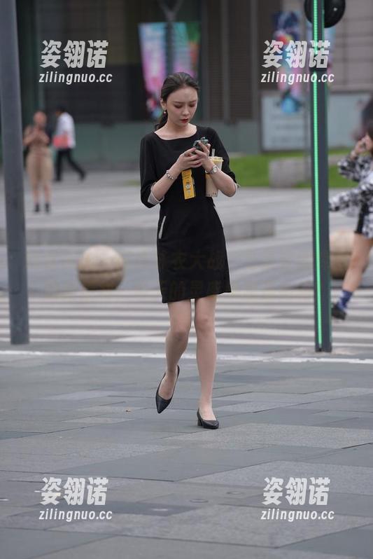 魔镜街拍-芝芝 魔镜街拍 - 蓝色泳衣大战,芝芝在图库里的新素材,今天的灵感来源是她吗?