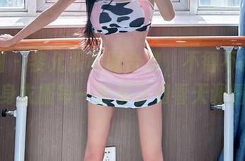微密圈 – 黎允熙和服合集，不得不承认，这身衣服每一撇都在和春天调情。